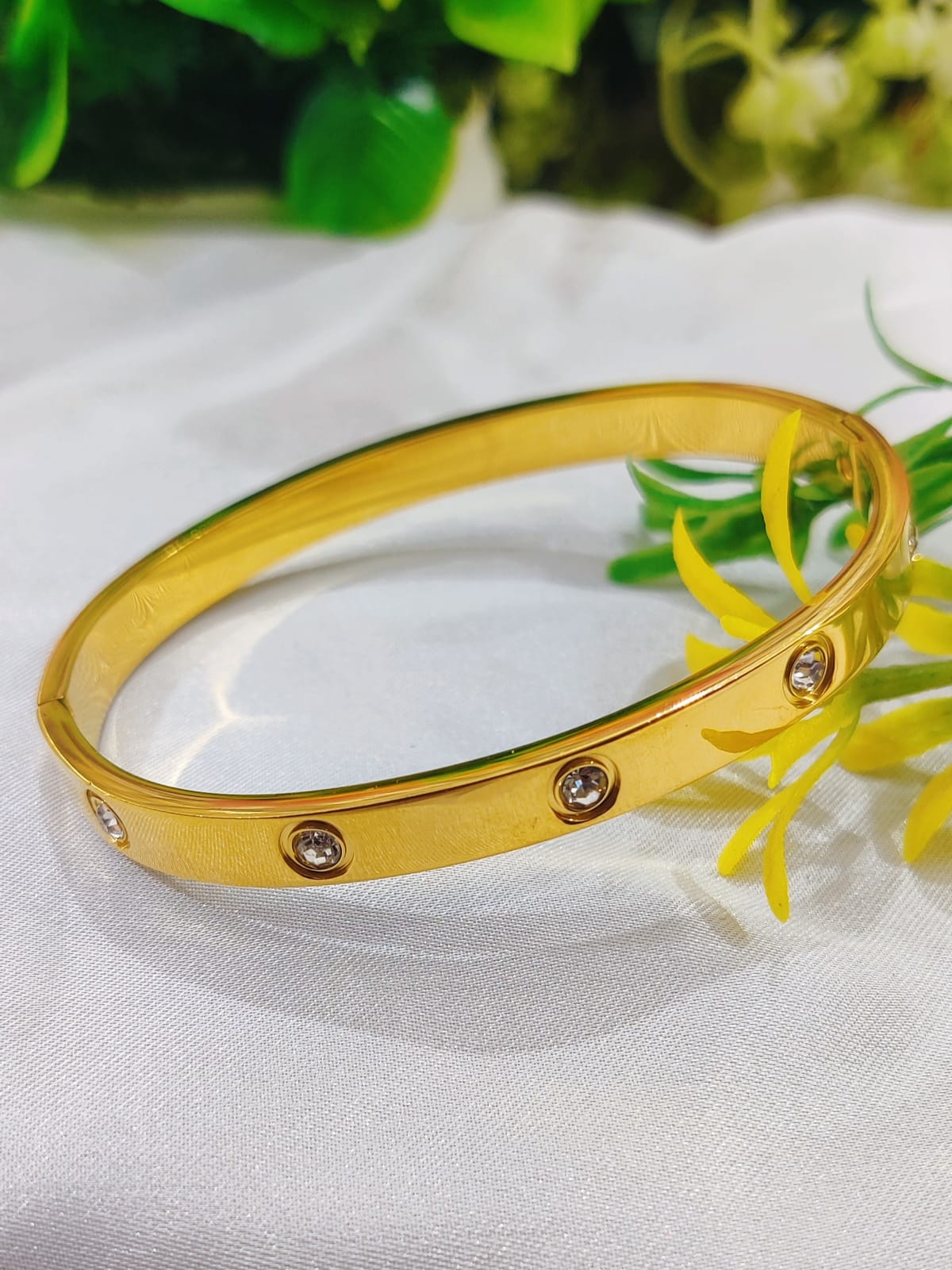 Stainless Steel Bracelet for Women – Elegant Mixed Designs